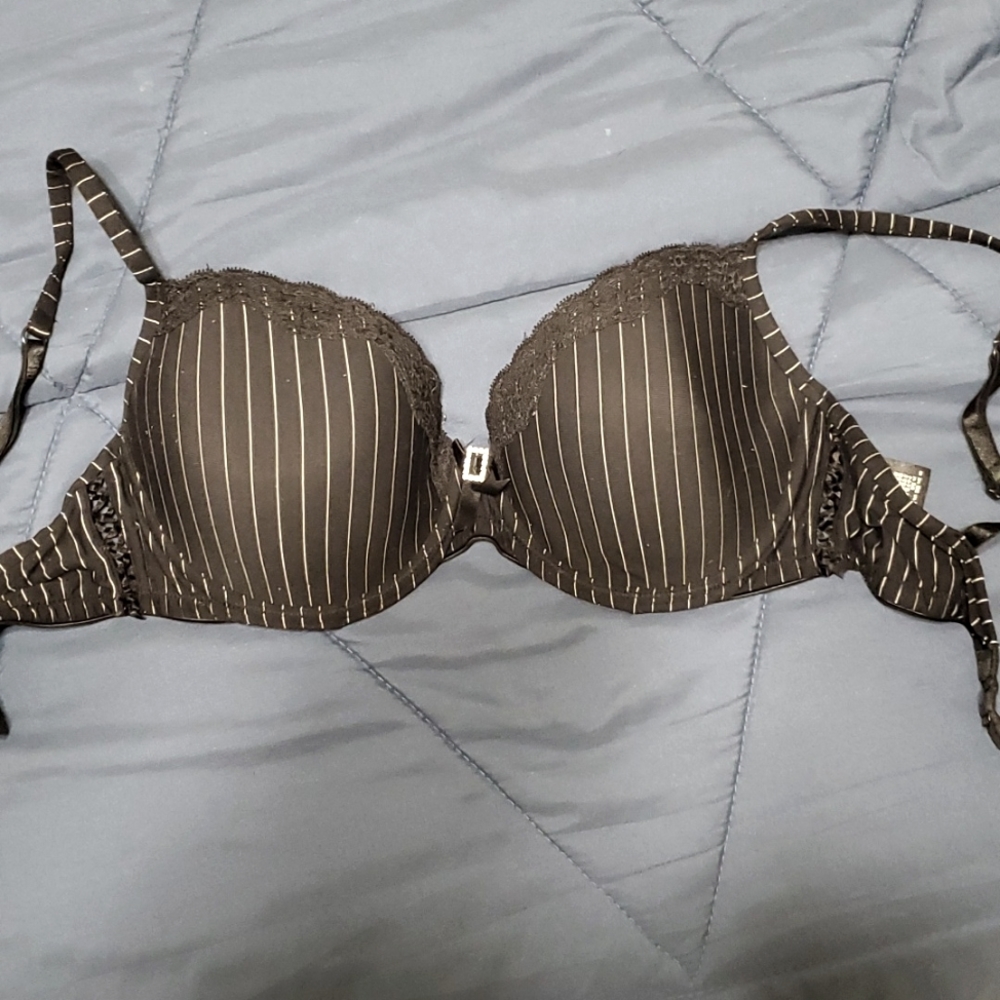 H&M 34D black white striped bra